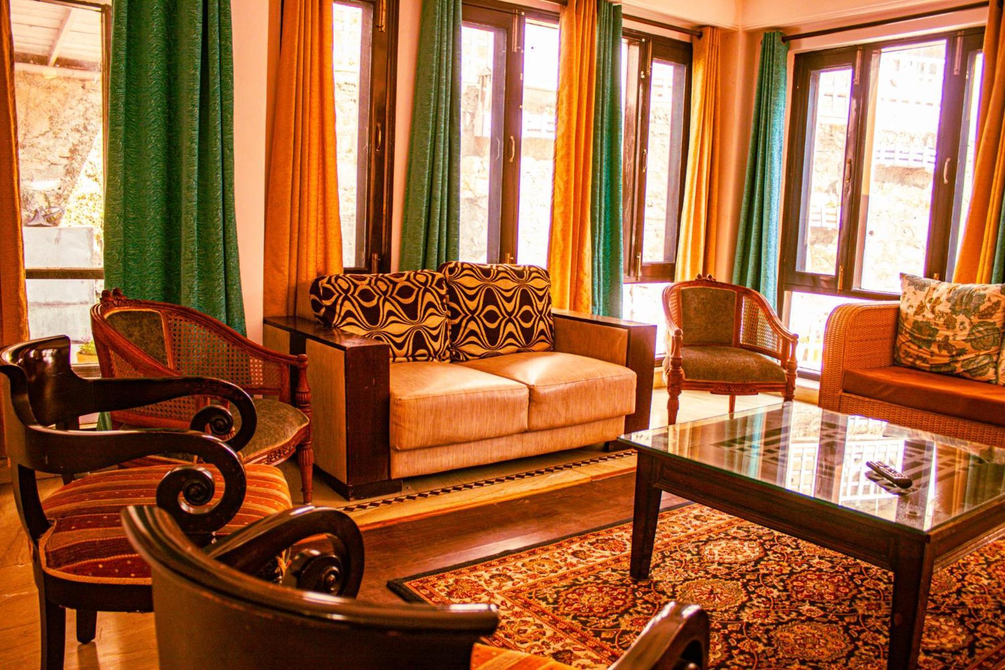 Whispering Pines Villa Shimla Bagian luar foto